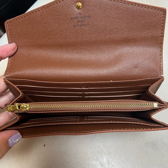 Wallet - Picture 3 of 3